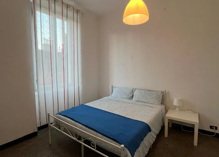 Yasna Private Guest house *